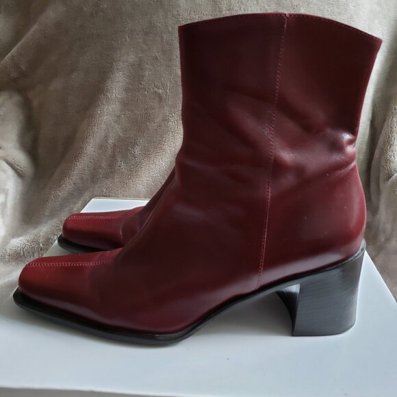 EUC - Artura Chiang Red Wine Ankle Boots (7.5 M) - Picture 4 of 10
